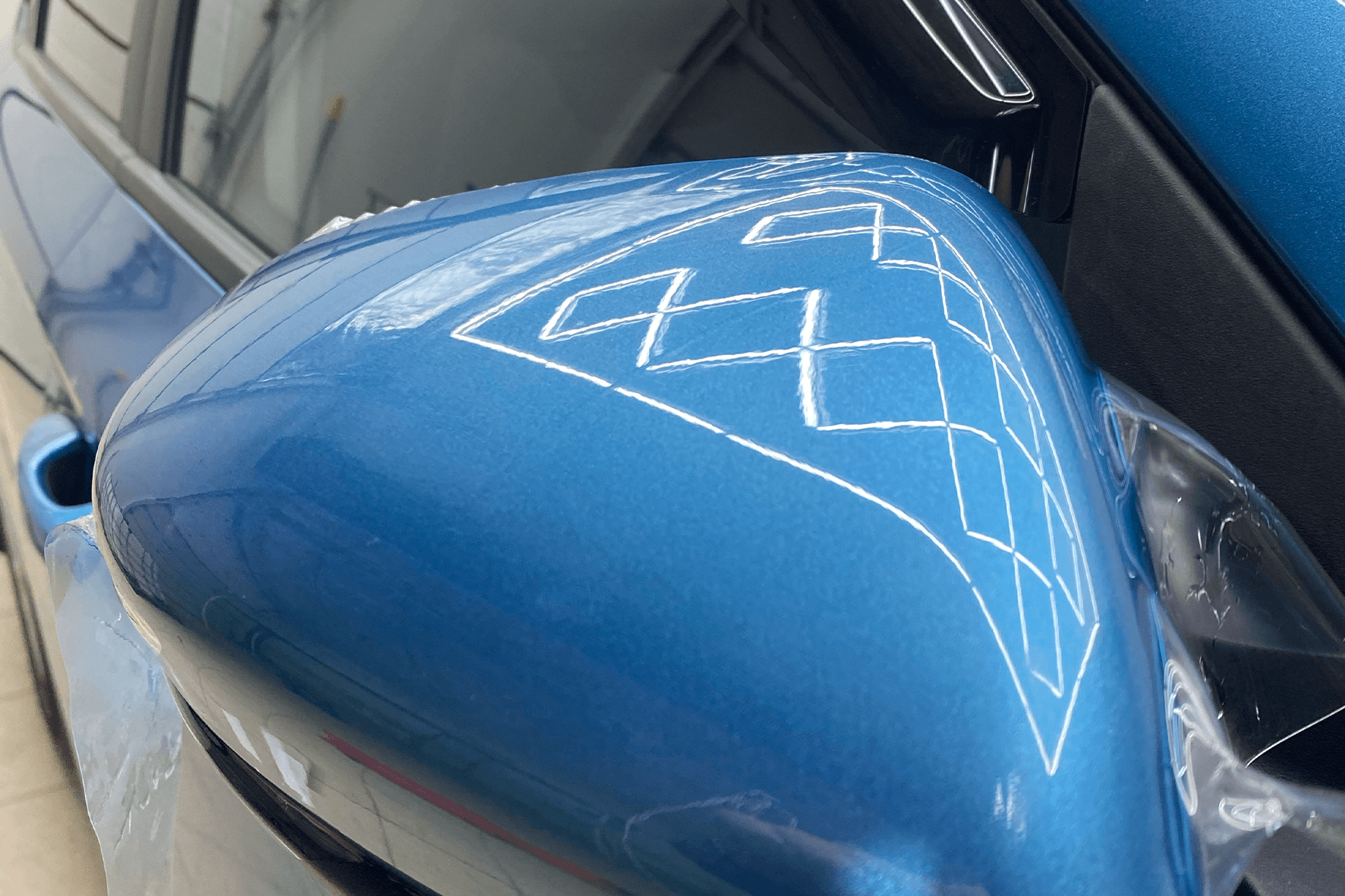 Оклейка зеркала бронепленкой — защитная пленка на авто Пятигорск