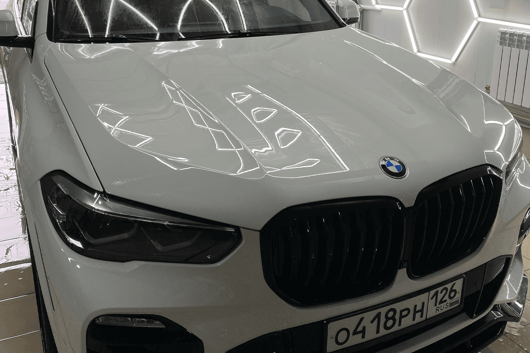 Бронепленка PPF на BMW X5 белый — защита кузова от сколов, Пятигорск